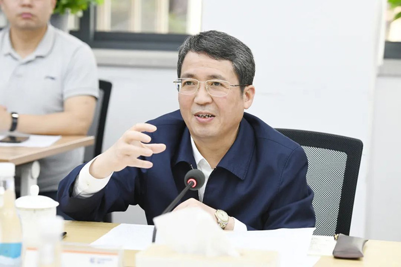 柳州市委书记吴炜率队到柳工主持召开专题会议